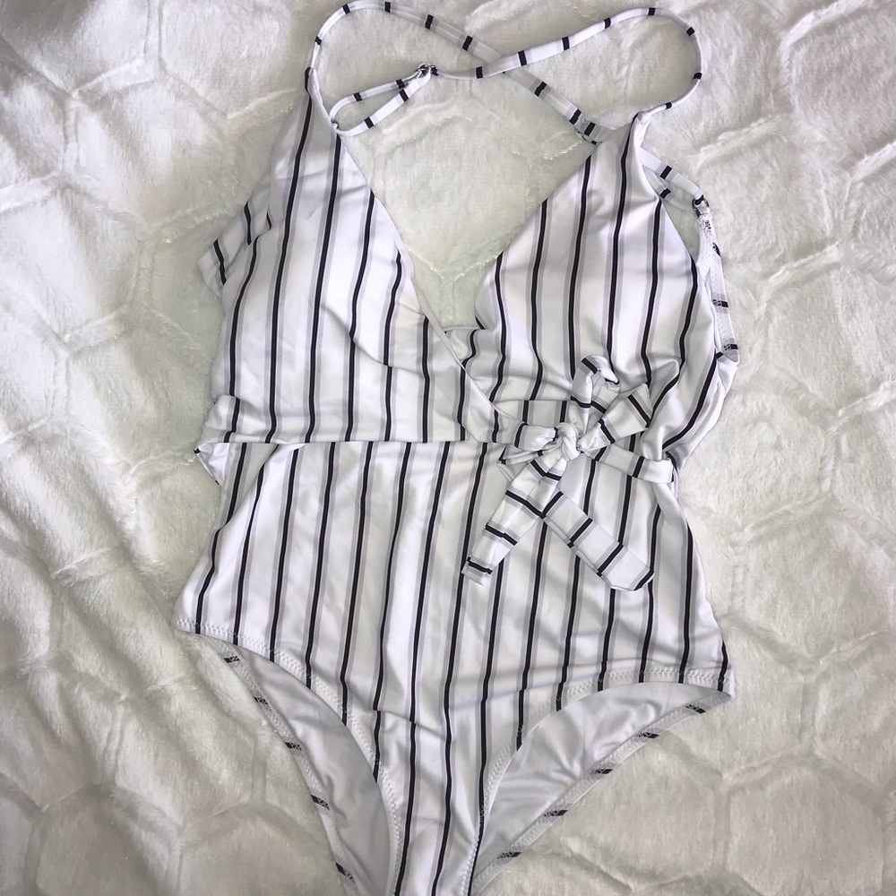 Cupshe tie one piece